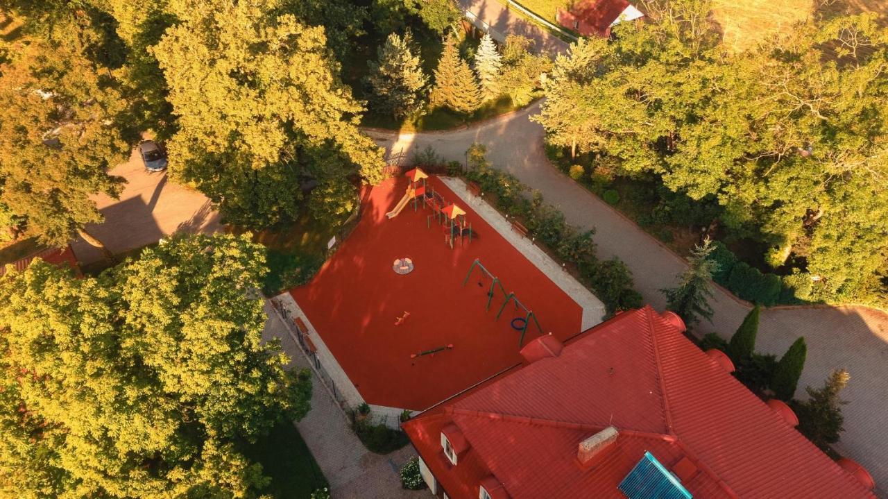 Dwor Ostoia 호텔 Rymanów 외부 사진