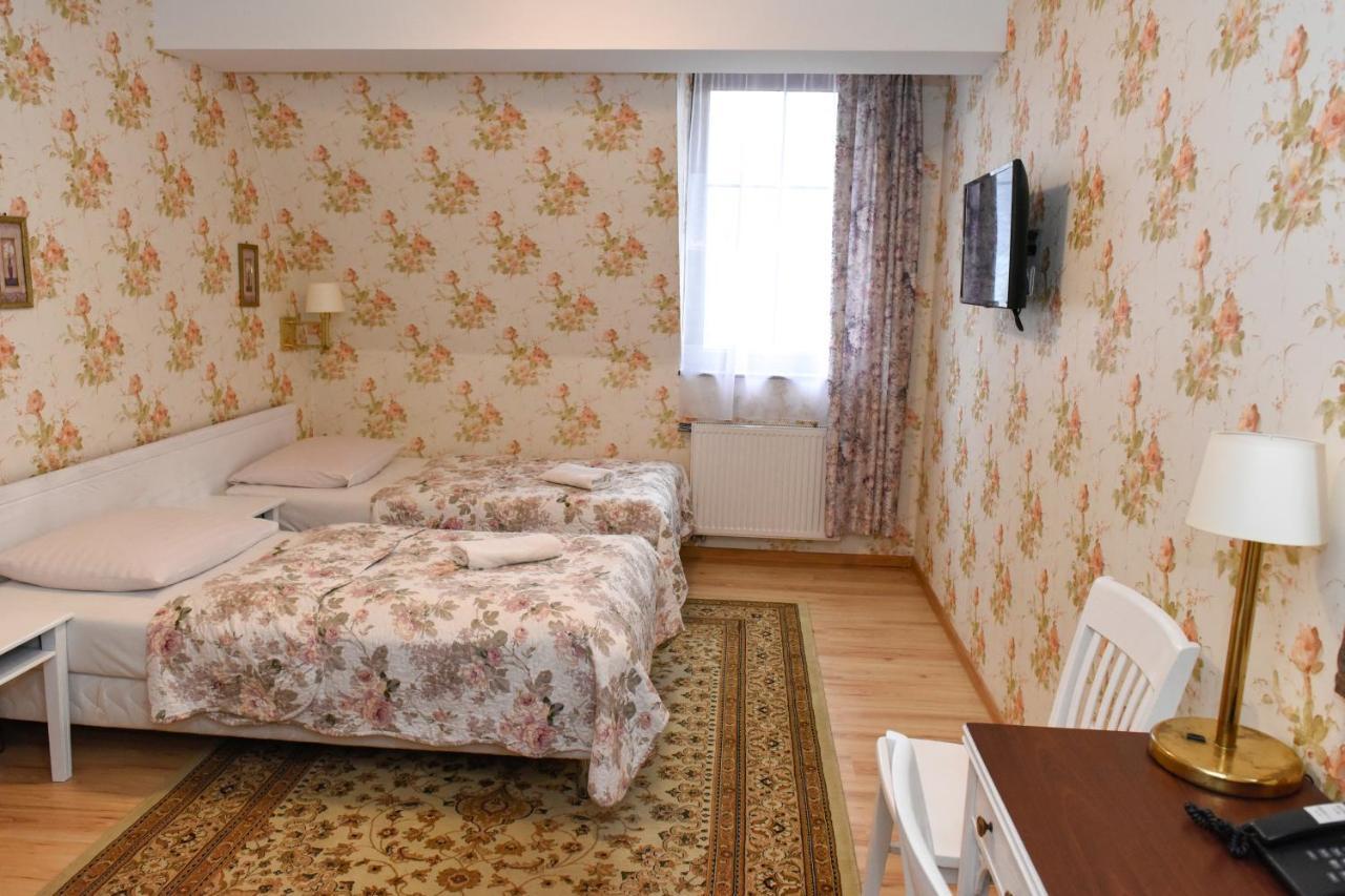 Dwor Ostoia 호텔 Rymanów 외부 사진