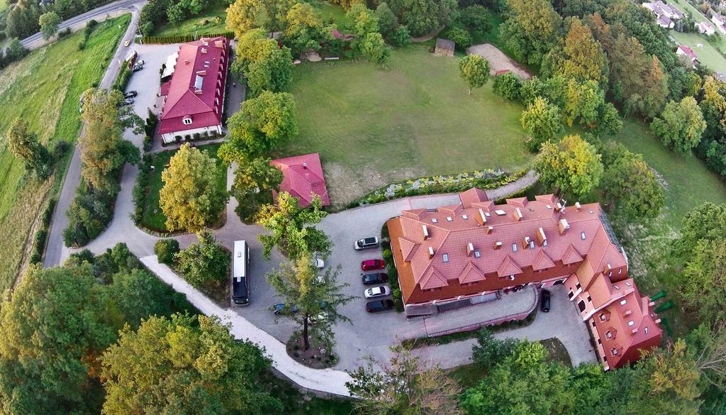Dwor Ostoia 호텔 Rymanów 외부 사진